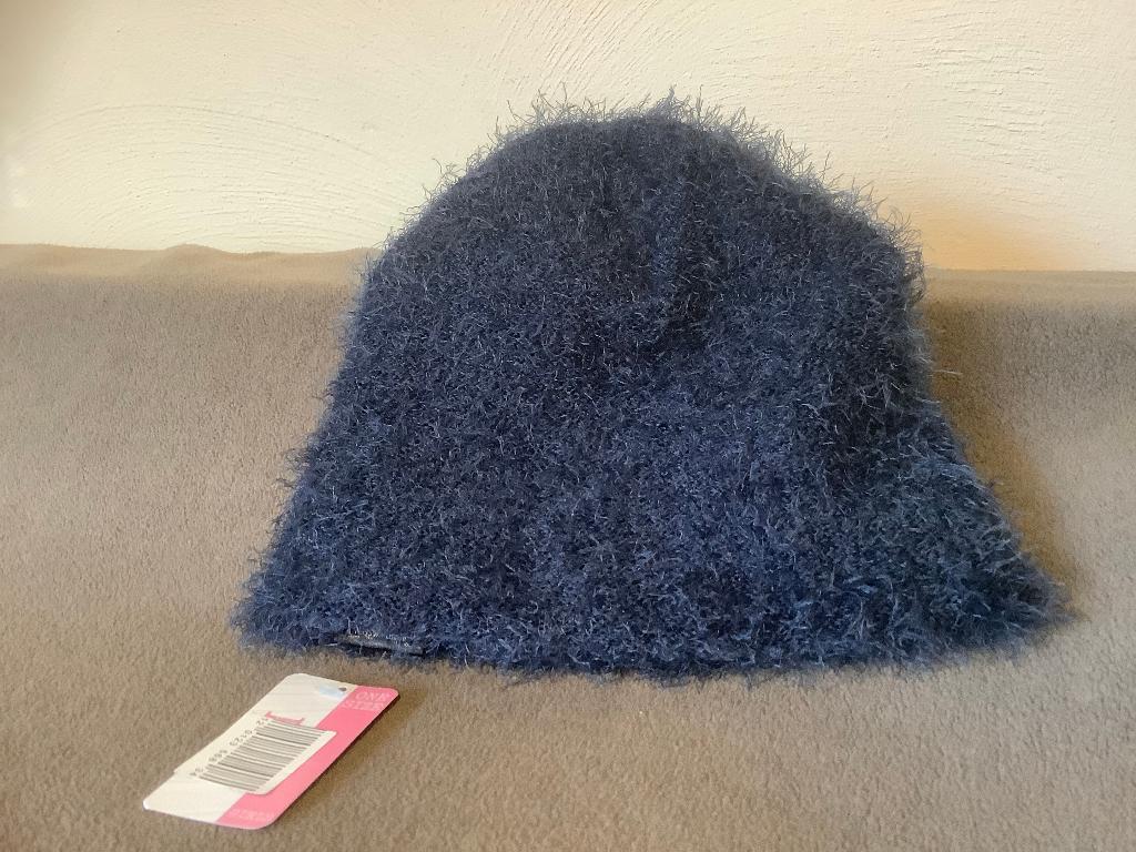 Speelse 'pluizige' muts - Donkerblauw – Dames, BOA-B, Nieuw, Overige maten, Ophalen of Verzenden