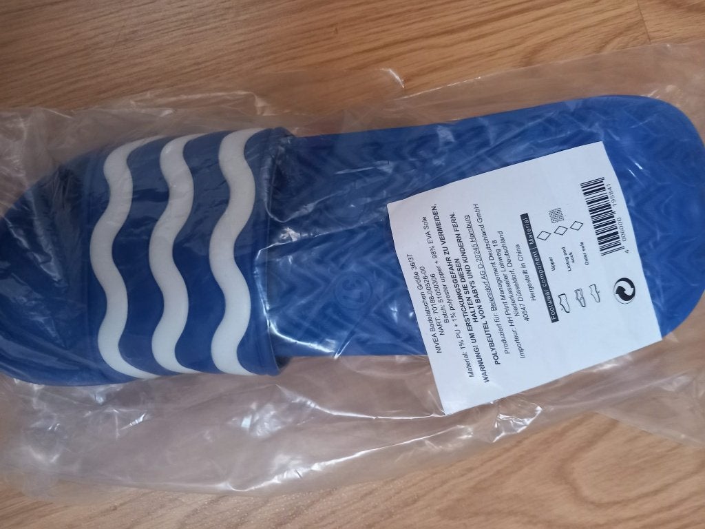 Badslippers maat 37, Kleding | Dames, Schoenen, Ophalen of Verzenden, Nieuw, Zwart, Sneakers of Gympen