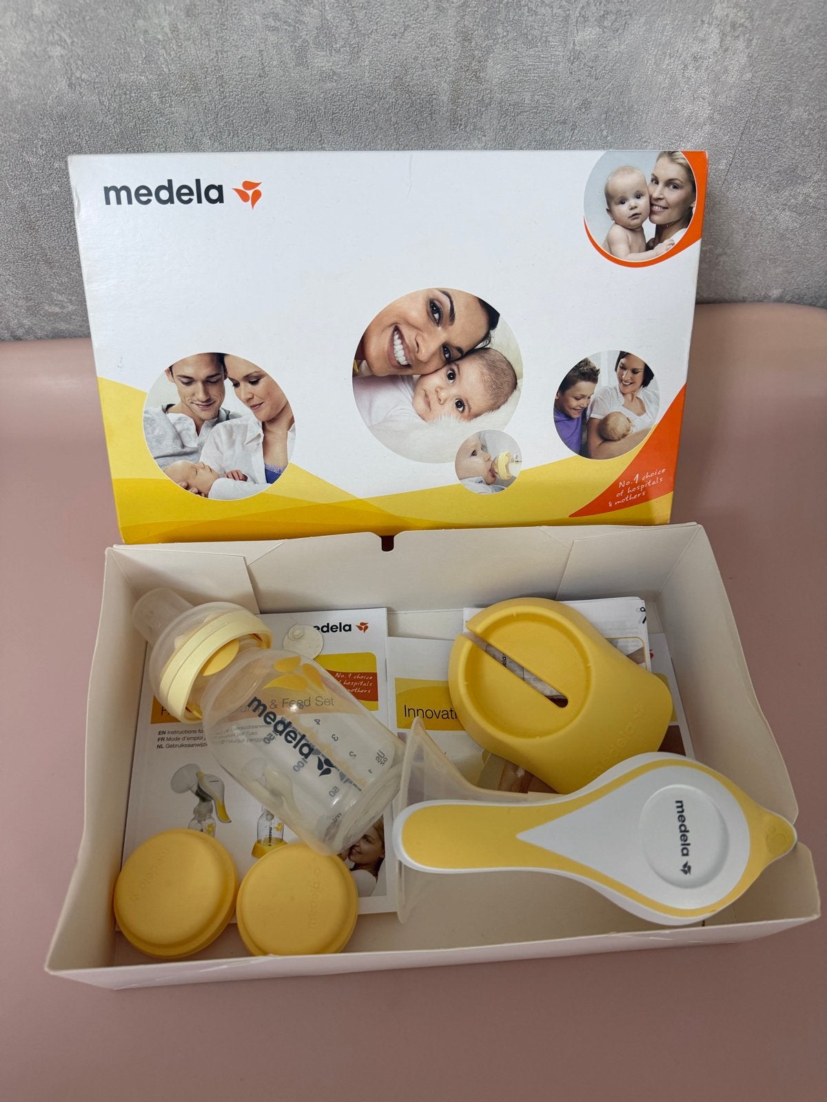 Medela Borstkolf en Flessen Set - Zo goed als nieuw, Ophalen, Medela, Borstkolf, Zo goed als nieuw