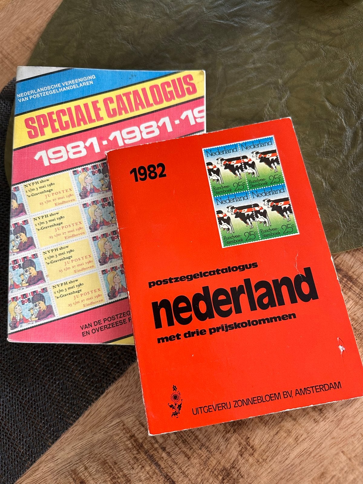 Postzegelcatalogi en Eerstedagbladen Collectie, Postzegels en Munten, Postzegels | Eerstedagenveloppen, Ophalen of Verzenden, Beschreven