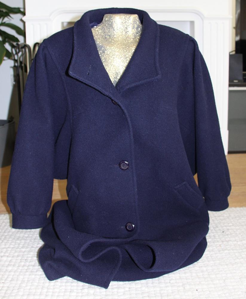 Mooie Dames Jas (L) € 25,-, Blauw, Maat 42/44 (L), Ophalen of Verzenden, Zo goed als nieuw