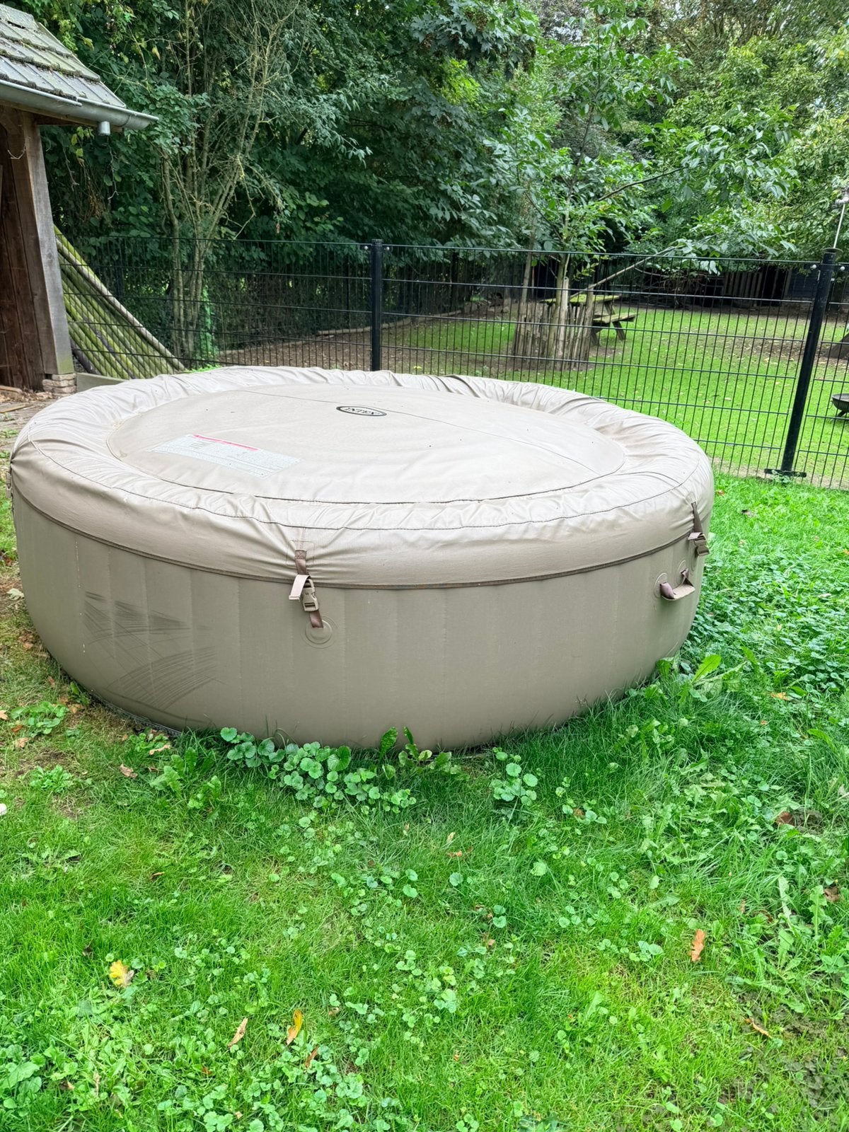 Intex jacuzzi 8 persoons, Ophalen, Zo goed als nieuw, Filter