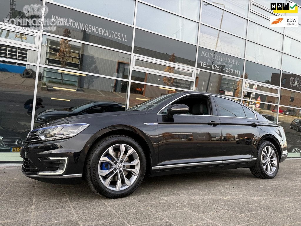 Volkswagen Passat 1.4 TSI GTE Connected Series Plus, Auto's, Volkswagen, Gebruikt, 1622 kg, Zwart, Hybride Elektrisch/Benzine