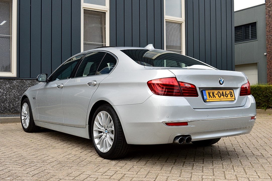 BMW 5 Serie 520i Luxury Edition Rijklaarprijs-Garantie Leder, Automaat, Achterwielaandrijving, Gebruikt, 4 cilinders
