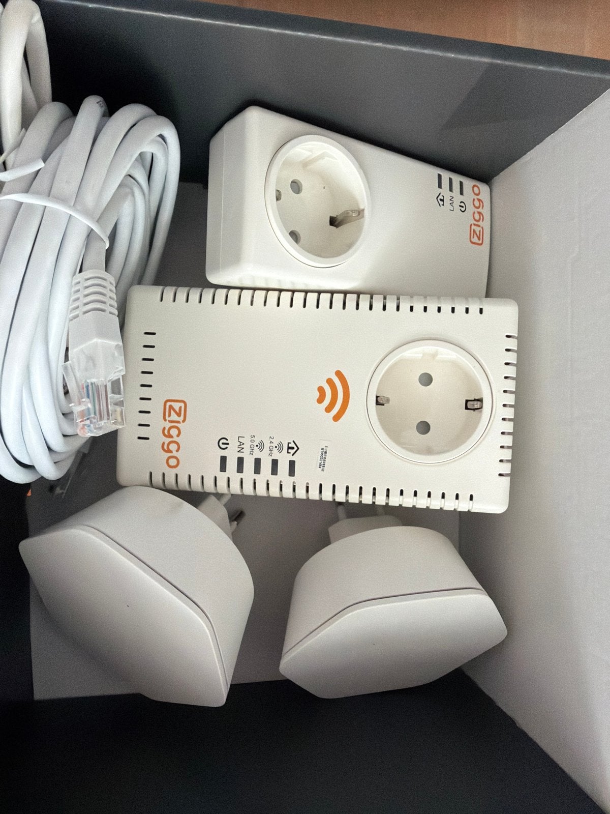 Ziggo Wifi Versterker Powerline Set (2x Powerline, 2x Wifi P, Ophalen of Verzenden, Zo goed als nieuw