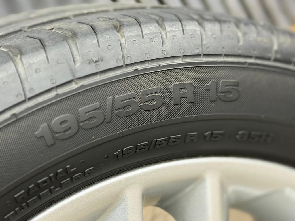 15 inch Zomerset Ford fiesta 6mm a merk €449,-, Ophalen, 15 inch, Zomerbanden, Banden en Velgen