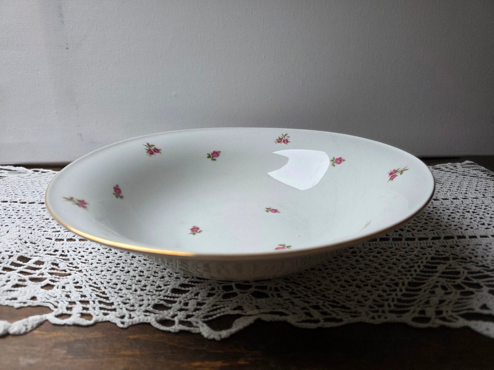 Diepe schaal / saladekom roosjes Rosette Mitterteich, Antiek en Kunst, Ophalen of Verzenden