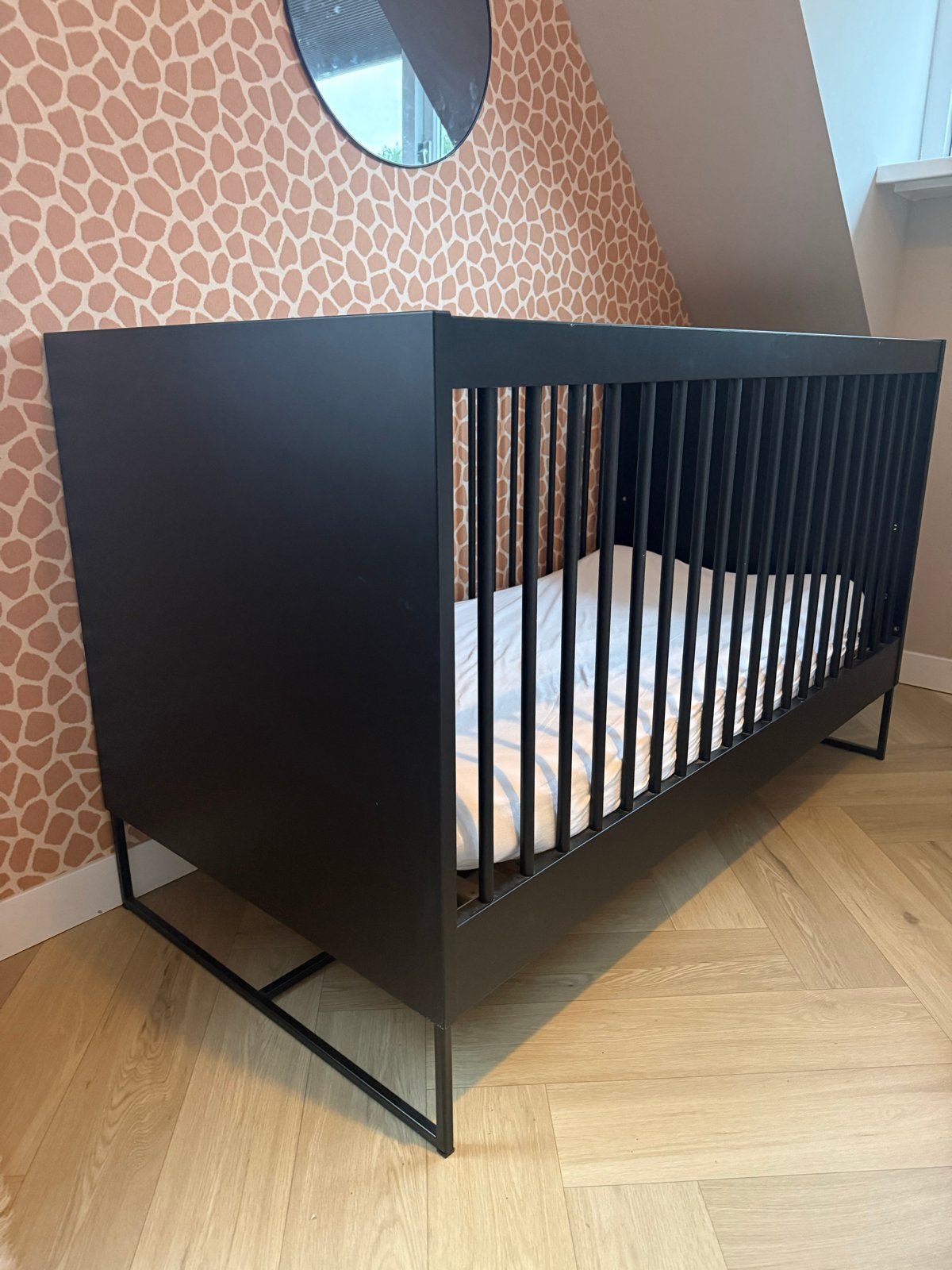 Kidsmill Ledikant 70x140 met bedrand, Ophalen, Gebruikt, 70 tot 85 cm, 140 tot 160 cm