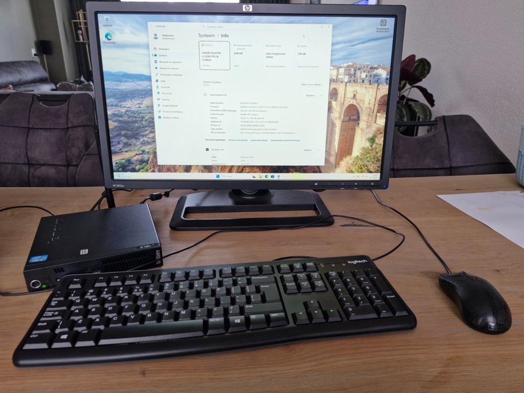 Lenovo Desktop Mini PC met monitor, toetsenbord en muis, Ophalen, Gebruikt, 8 GB, SSD