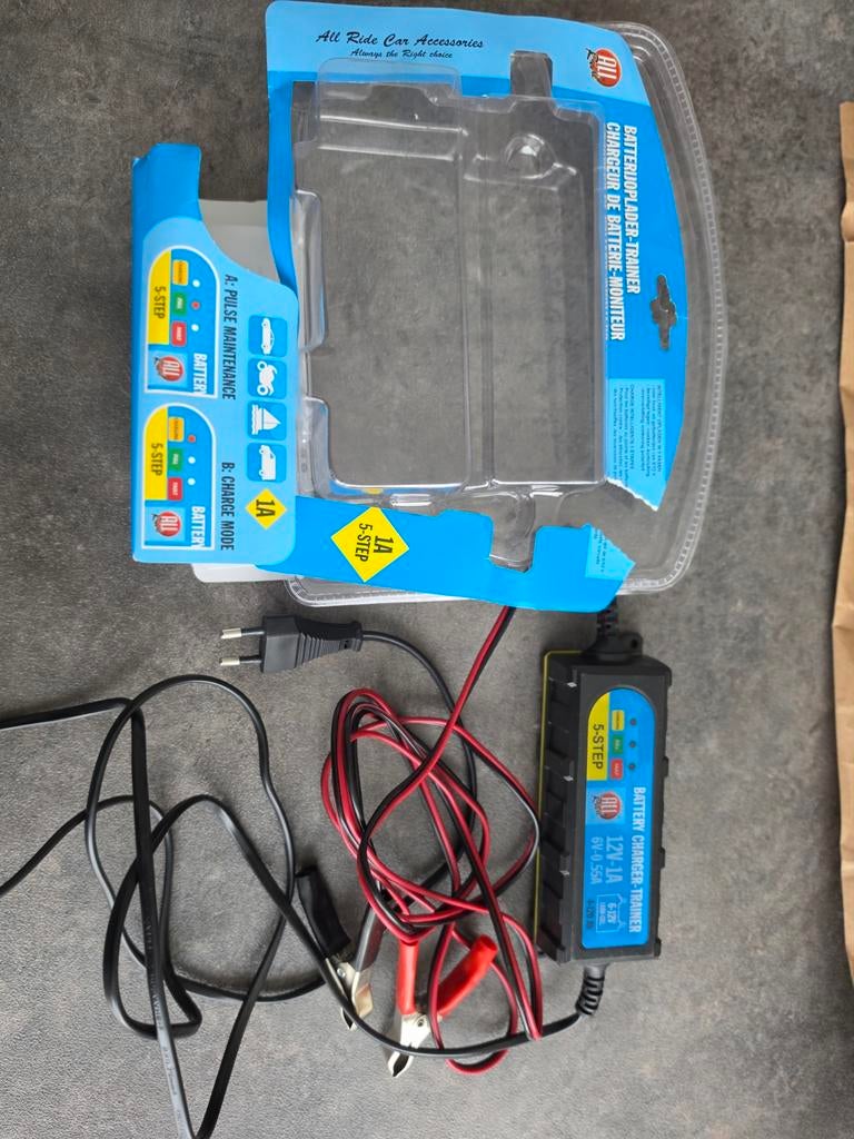 All Ride Batterijoplader-Trainer 12V-1A / 6V-0.55A, Ophalen, Gebruikt, Universele onderdelen