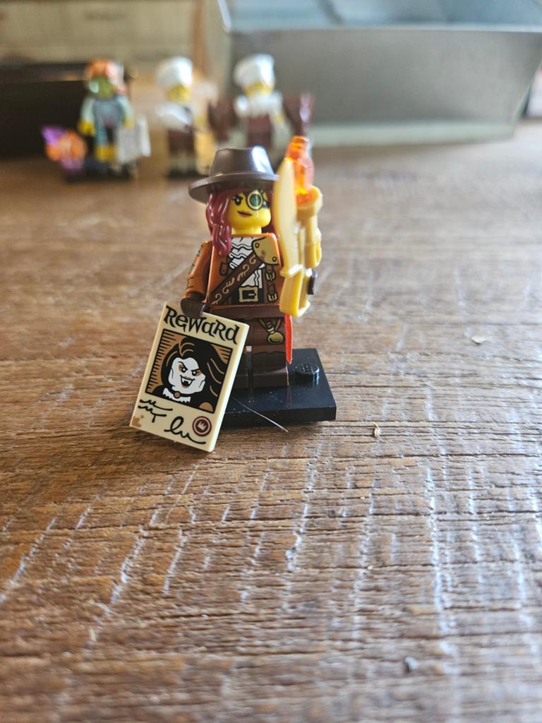 LEGO Minifiguur CMF 71052  Serie 29 - Jager, Lego, Ophalen of Verzenden, Zo goed als nieuw, Minifiguur