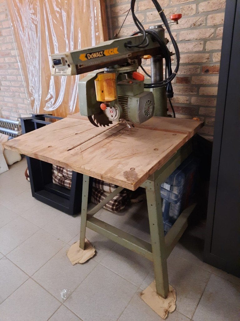 DeWalt DW110 Power Shop radiaalarmzaagtafel, Ophalen of Verzenden, Gebruikt, 1200 watt of meer, 70 mm of meer