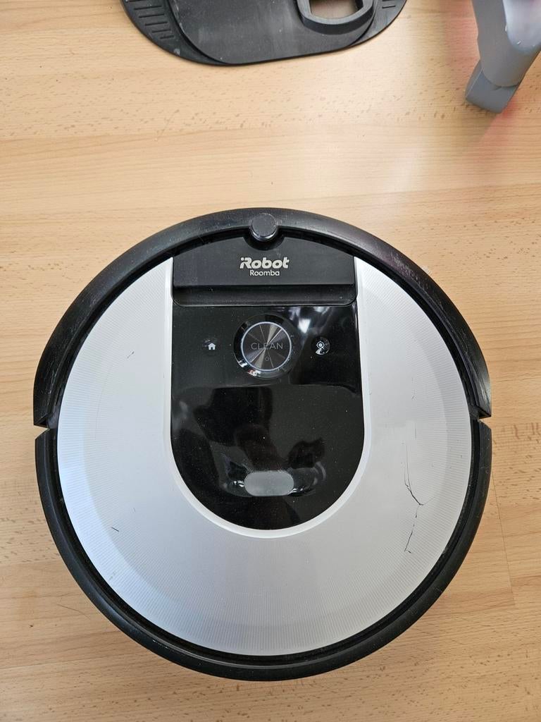 iRobot i7+ met base station, Witgoed en Apparatuur, Stofzuigers, Zo goed als nieuw, Robotstofzuiger, Ophalen