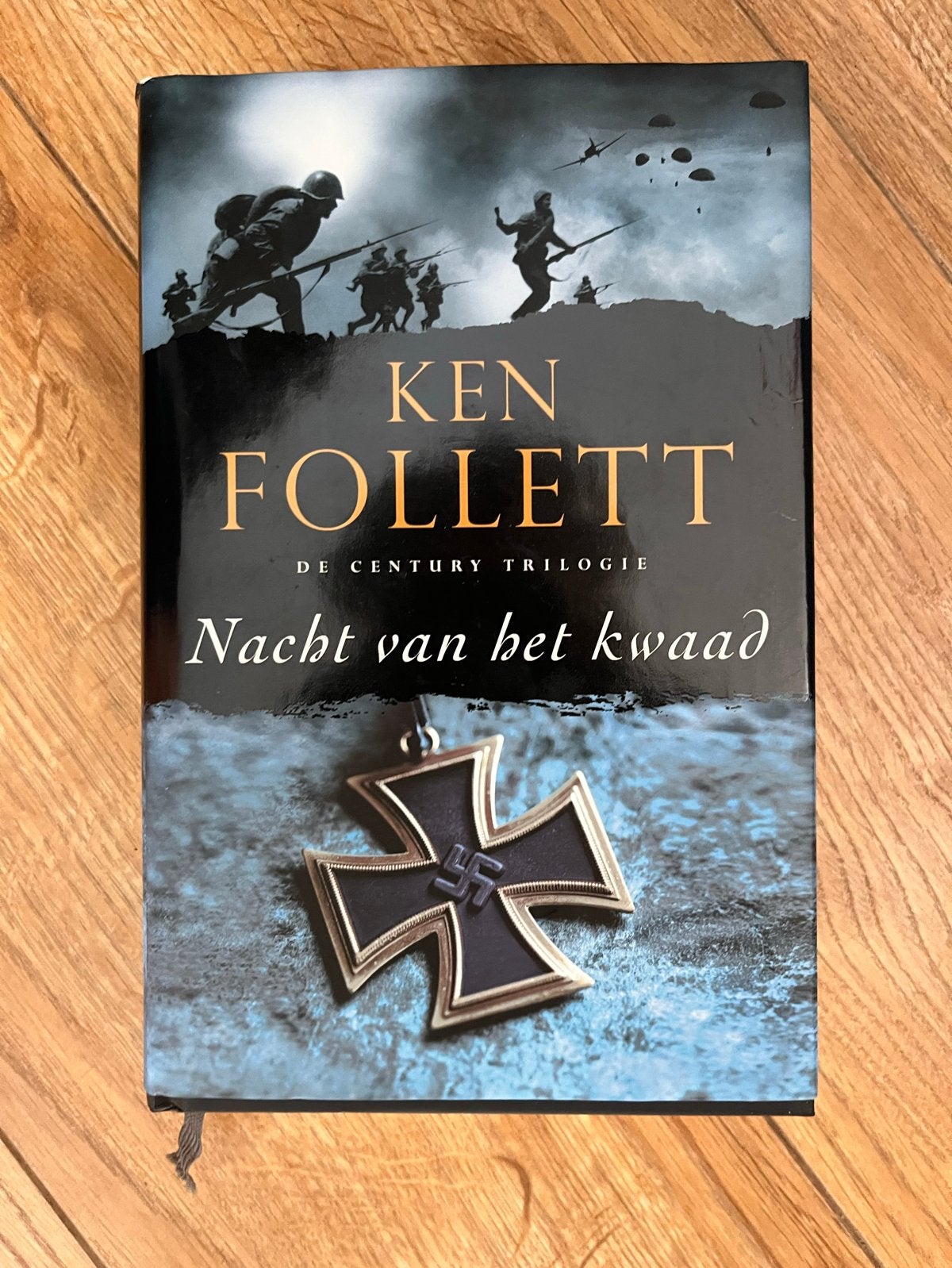 Nacht van het kwaad - Ken Follett (De Century Trilogie), Ophalen of Verzenden, Tweede Wereldoorlog, Zo goed als nieuw, Algemeen