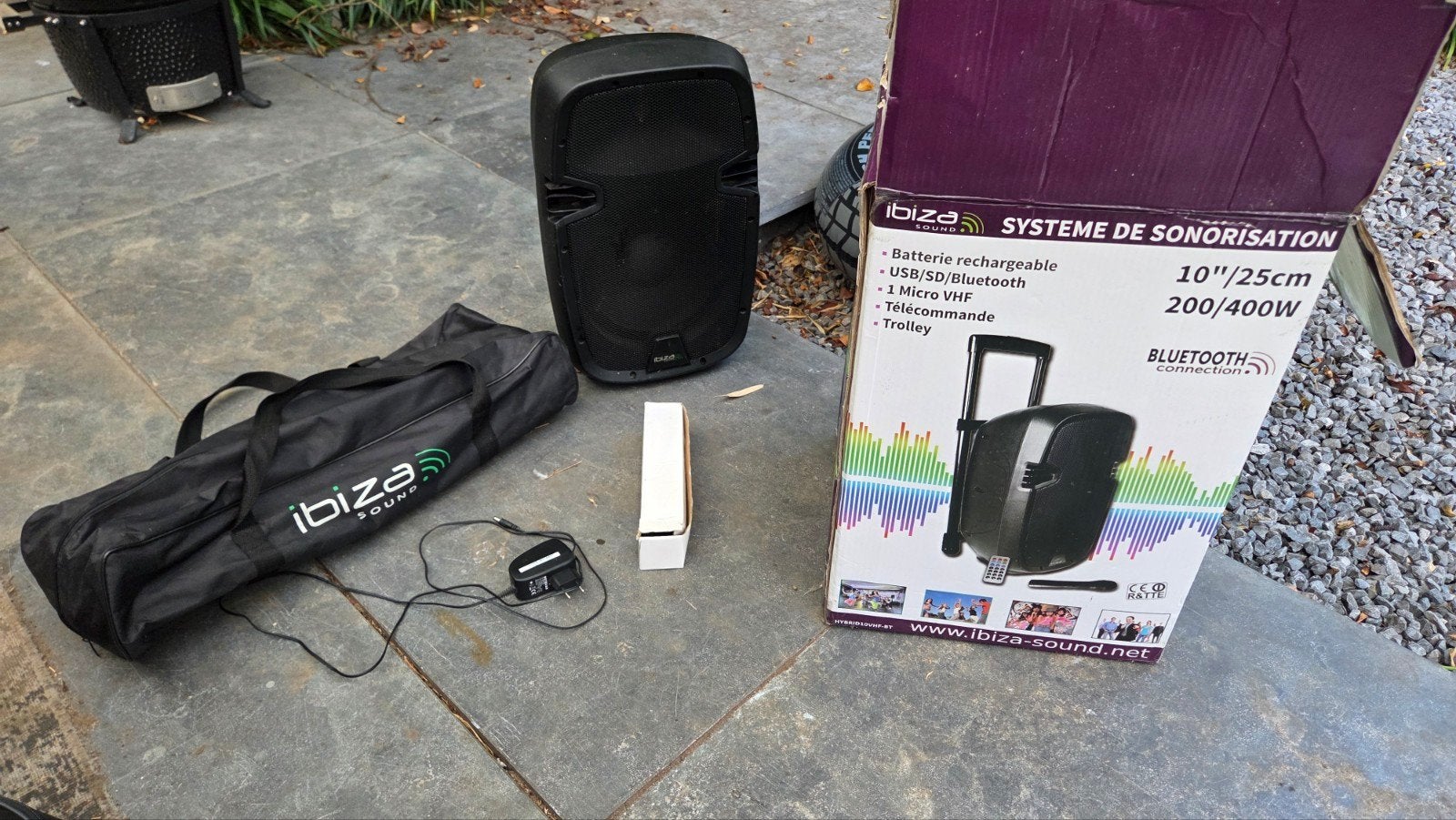 Ibiza party speaker box met BT, microfoon, accu en statief, Gebruikt, Party speaker, Ophalen of Verzenden, Inclusief kabels