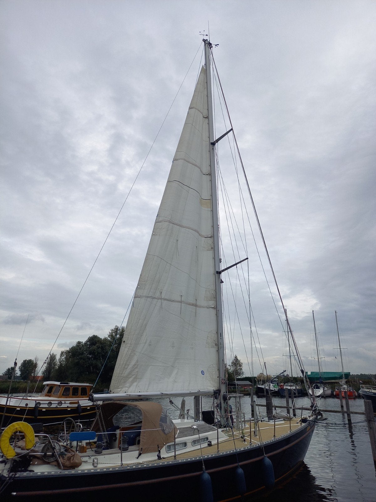 Doorgelat Grootzeil Breehorn 37 - 3 reven (ex, 6 meter of meer, Gebruikt, Grootzeil, Ophalen