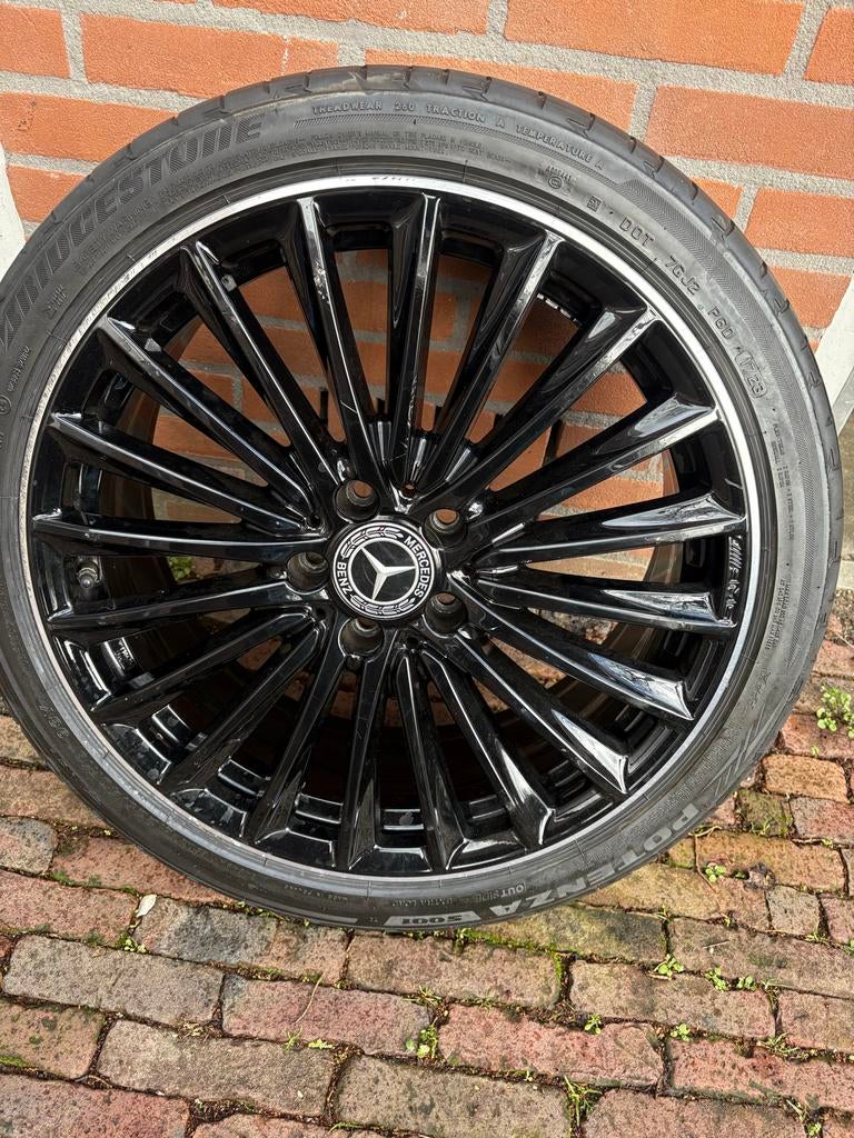 Mercedes AMG Velg met Band - Zwart Glanzend, 19 inch, Gebruikt, Banden en Velgen, Ophalen of Verzenden