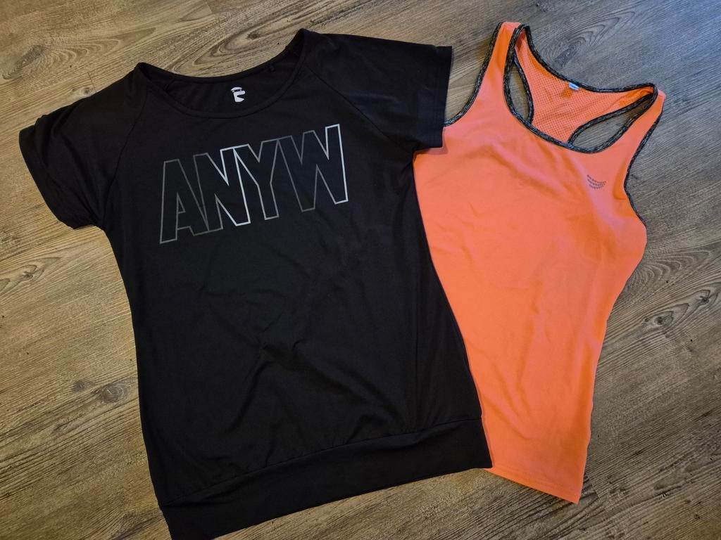 Zwart sportshirt ANYW en coraal hemdje maat S/M., Ophalen, Zo goed als nieuw, Zwart, Fitness of Aerobics