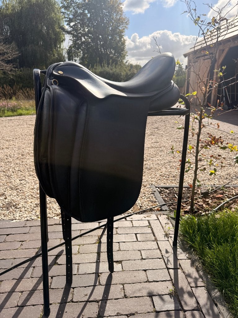 Hulsebos dressuurzadel 17 inch midden boom, Dieren en Toebehoren, Gebruikt, Dressuur, M (17 inch), Middel