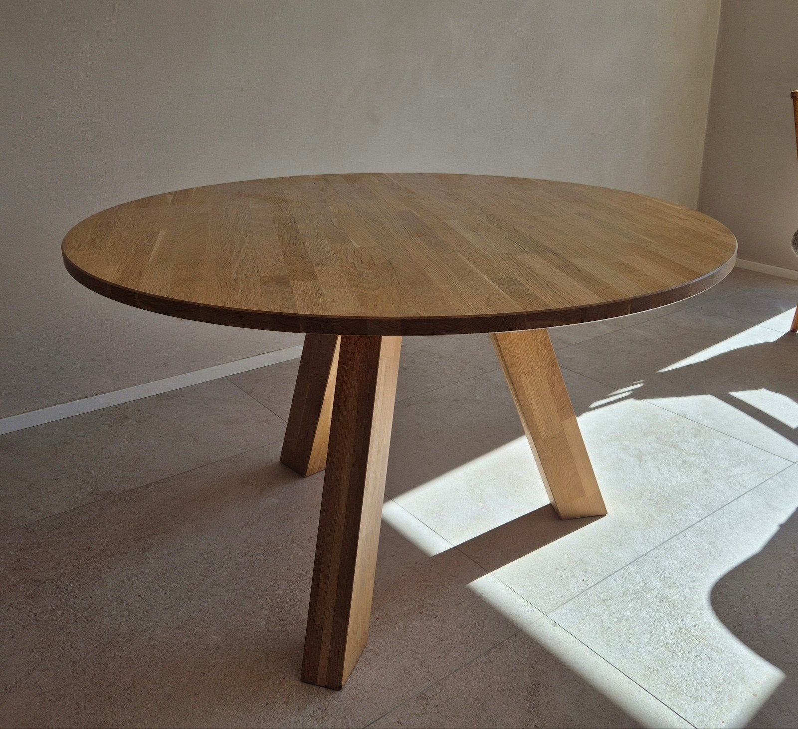 Ronde eettafel van eikenhout, Ophalen, Modern, Scandinavisch, Zo goed als nieuw, Vier personen