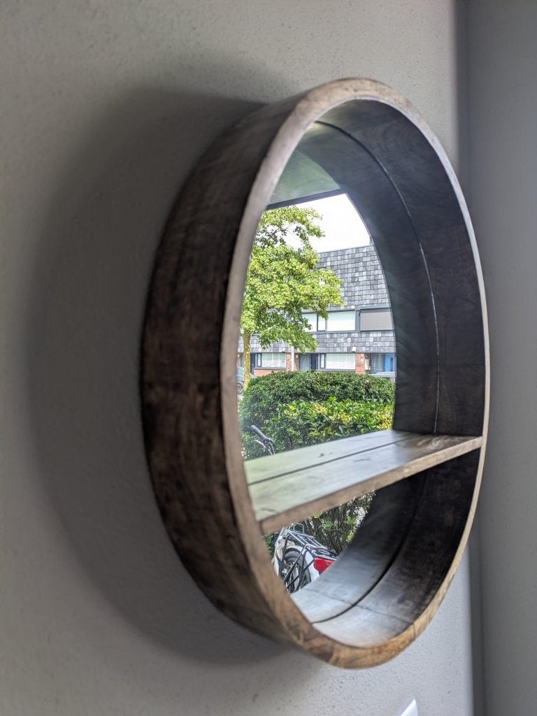 Ronde houten spiegel met plank, Huis en Inrichting, Woonaccessoires | Spiegels, Ophalen, Minder dan 50 cm, Gebruikt, Rond