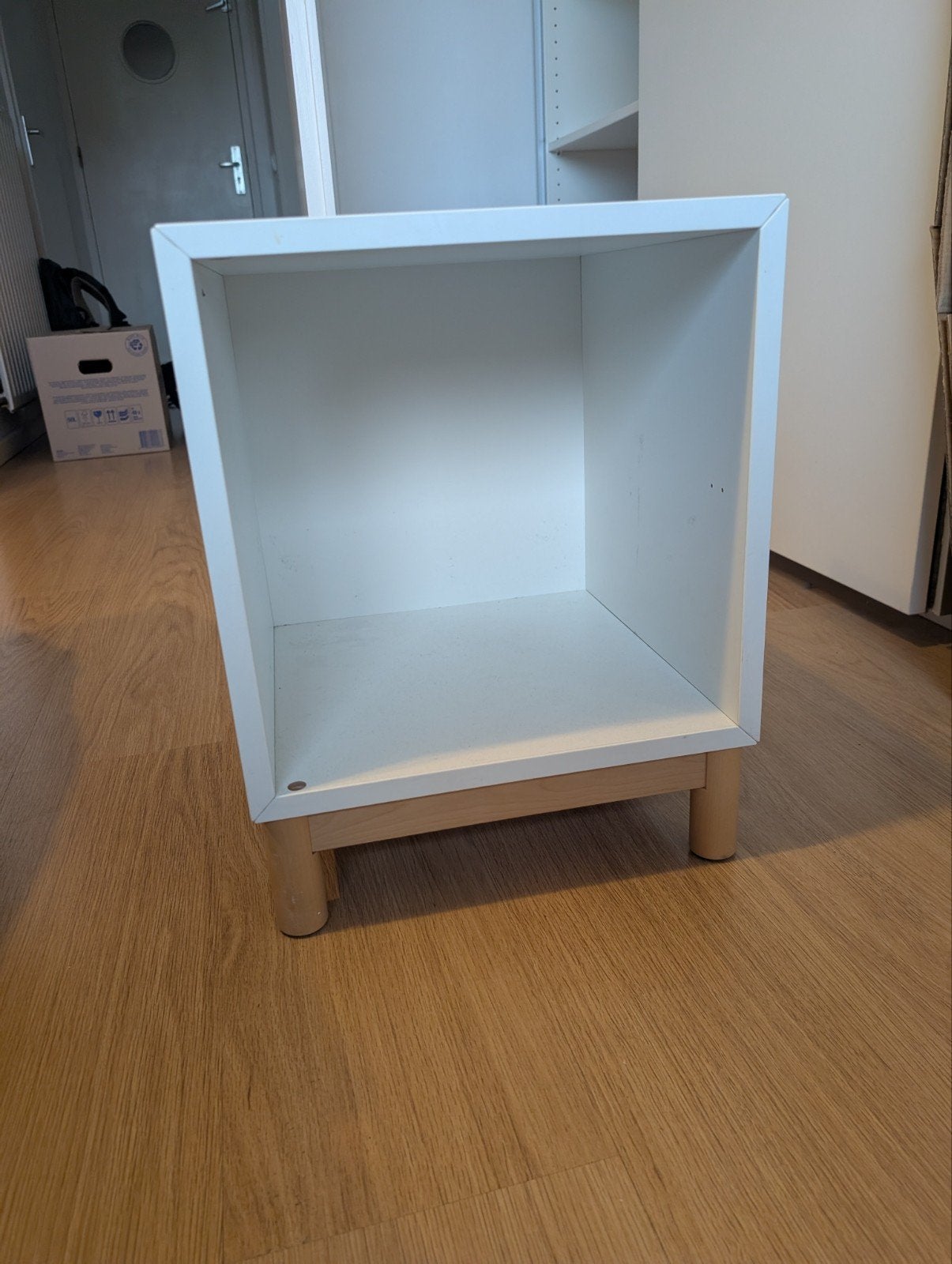 Ikea Eket kastje met poten, Ophalen, Gebruikt