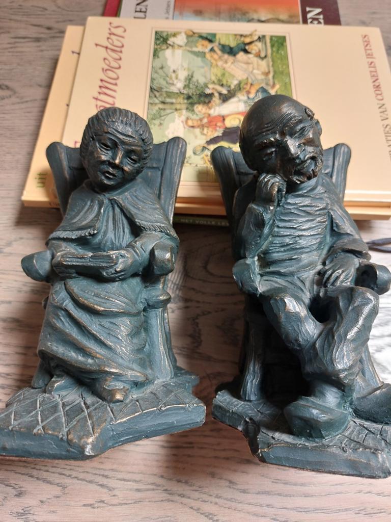 Zware boekensteunen: Opa en Oma aan het lezen, Ophalen of Verzenden