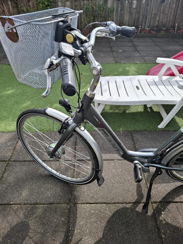 Giant E-bike, Fietsen en Brommers, Elektrische fietsen, Ophalen, Zo goed als nieuw, Giant