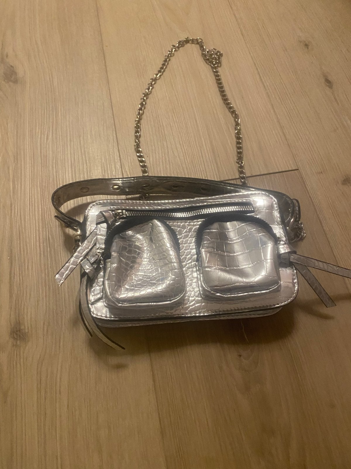 Zilveren schoudertasje met croco print en ketting, Ophalen of Verzenden, Zo goed als nieuw, Overige kleuren, Schoudertasje
