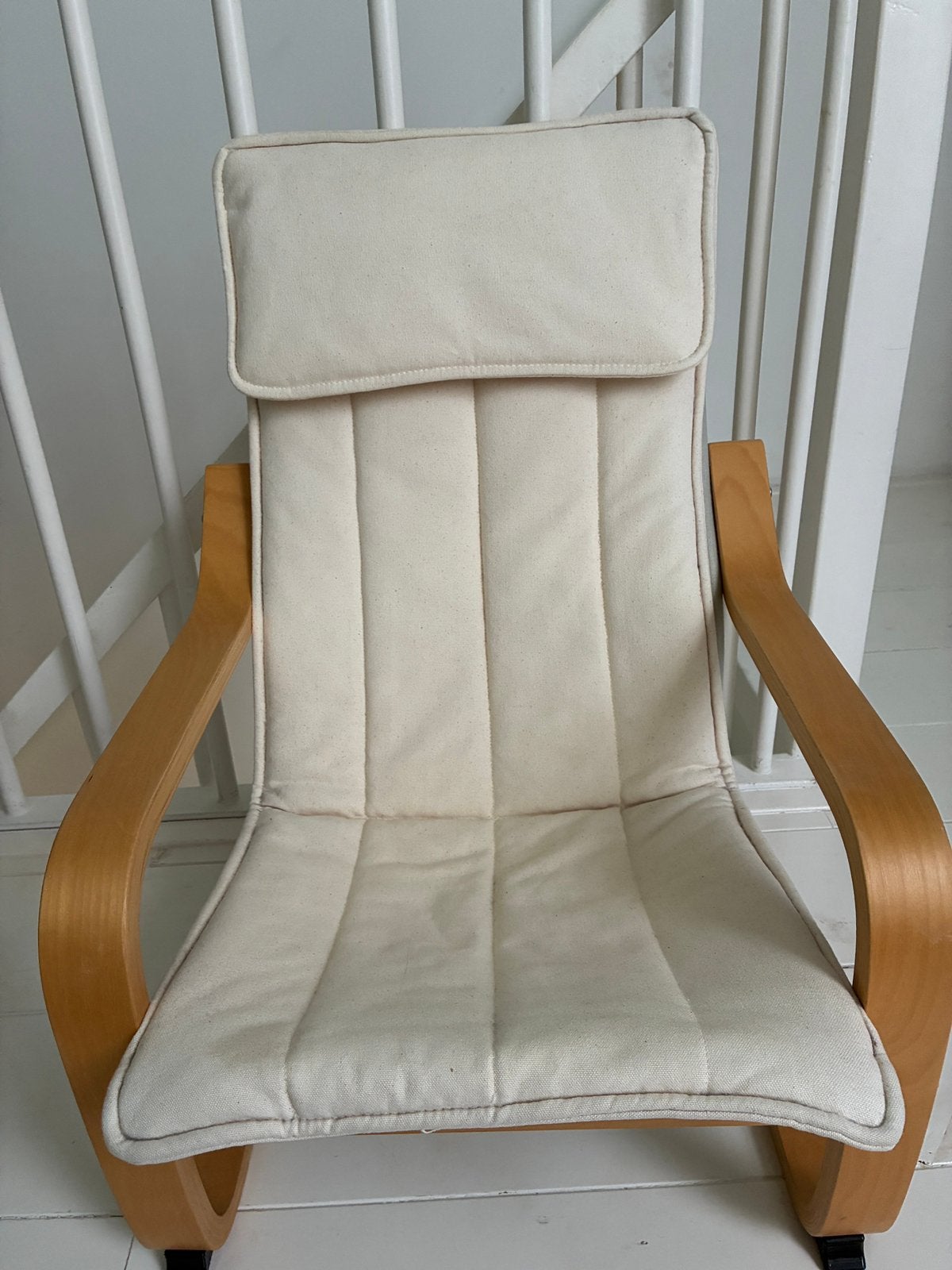 Kinderfauteuil Poang in zeer goed staat, Kinderen en Baby's, Kinderkamer | Tafels en Stoelen, Ophalen, Zo goed als nieuw, Stoel(en)