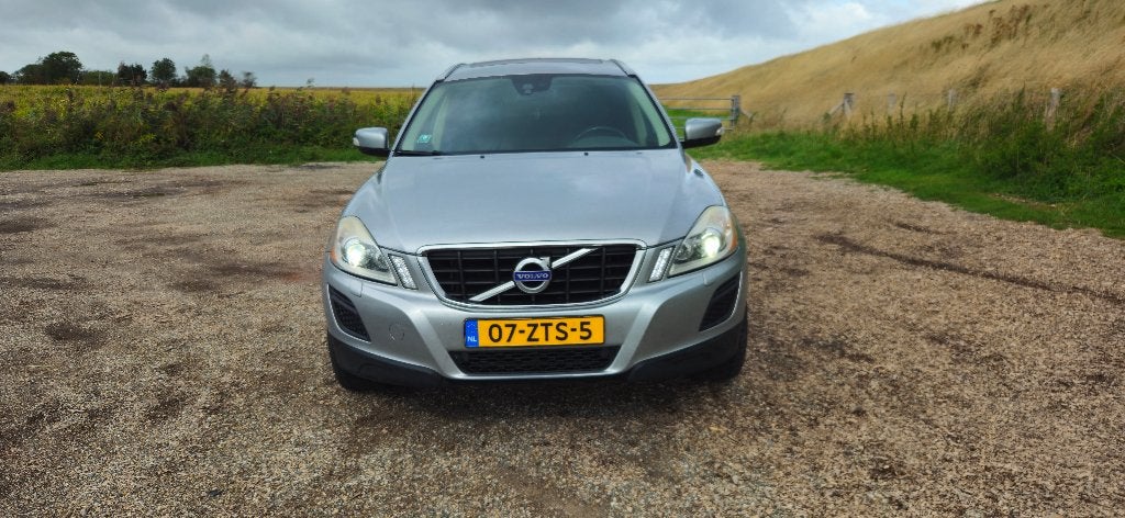 Volvo XC60 D5 Aut6 2012 Grijs, Auto's, Automaat, 15 km/l, Zwart, 1715 kg
