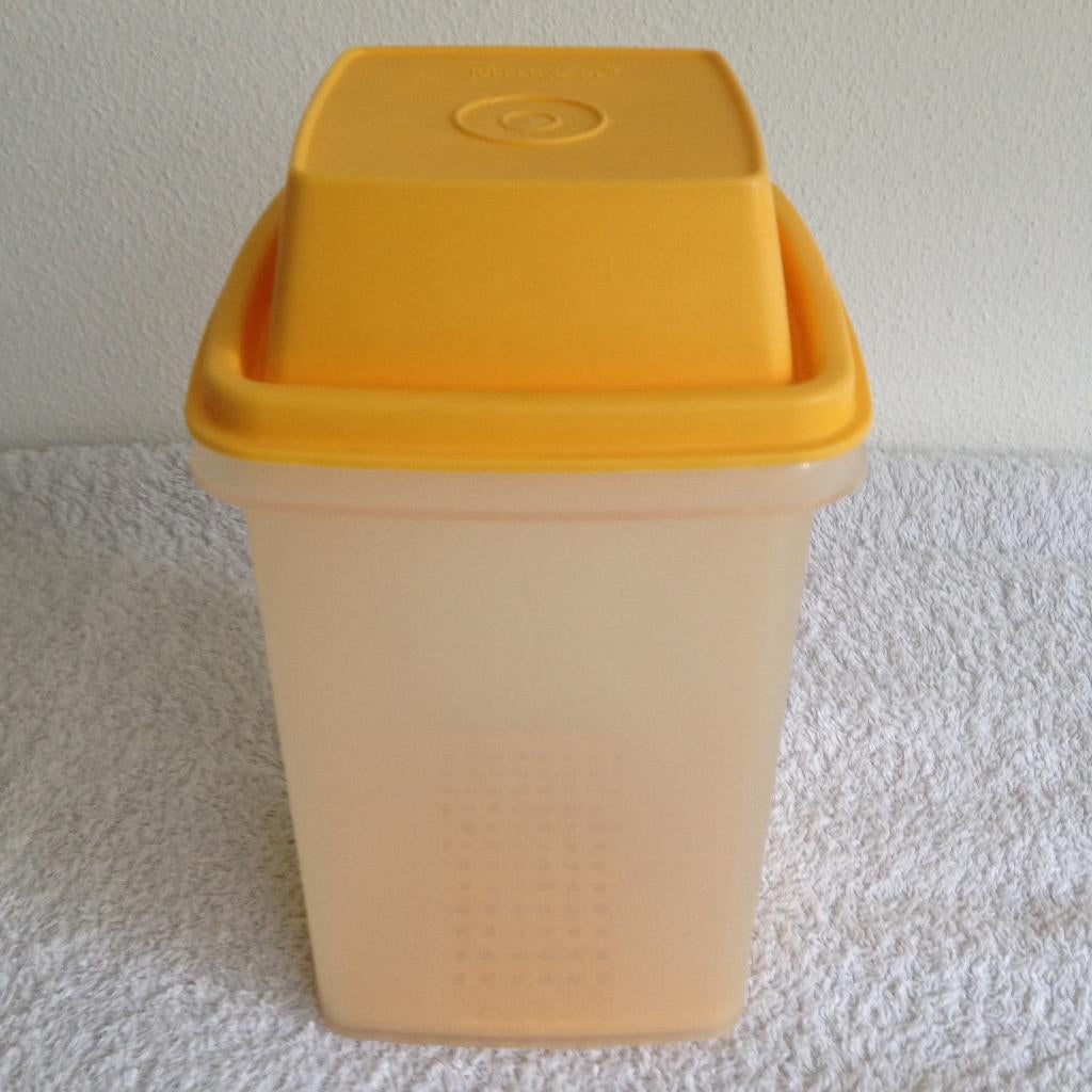 💛Vintage Geel TUPPERWARE Zuurpot/ trommel., Ophalen of Verzenden, Zo goed als nieuw, Geel, Bus of Trommel