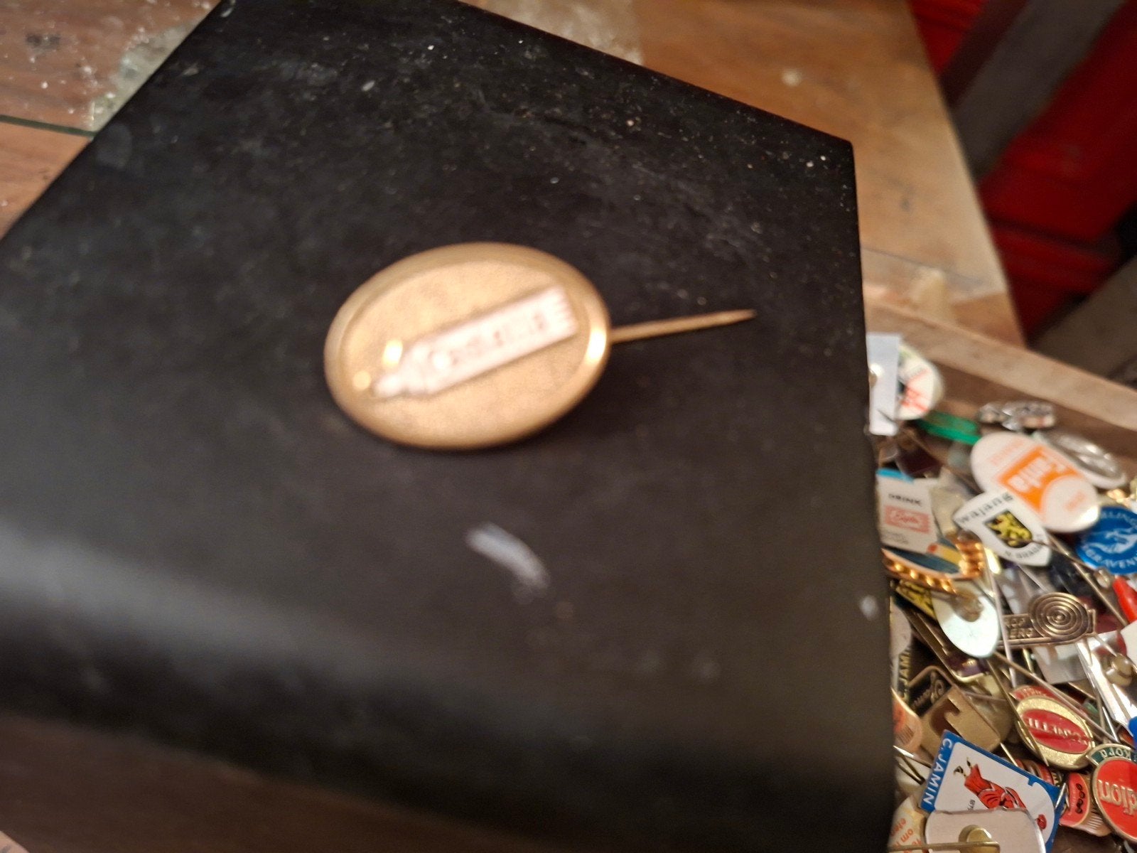 Vintage Castella Speldje - Emaille Reclame Pin, Verzamelen, Ophalen of Verzenden, Gebruikt, Merk, Speldje of Pin