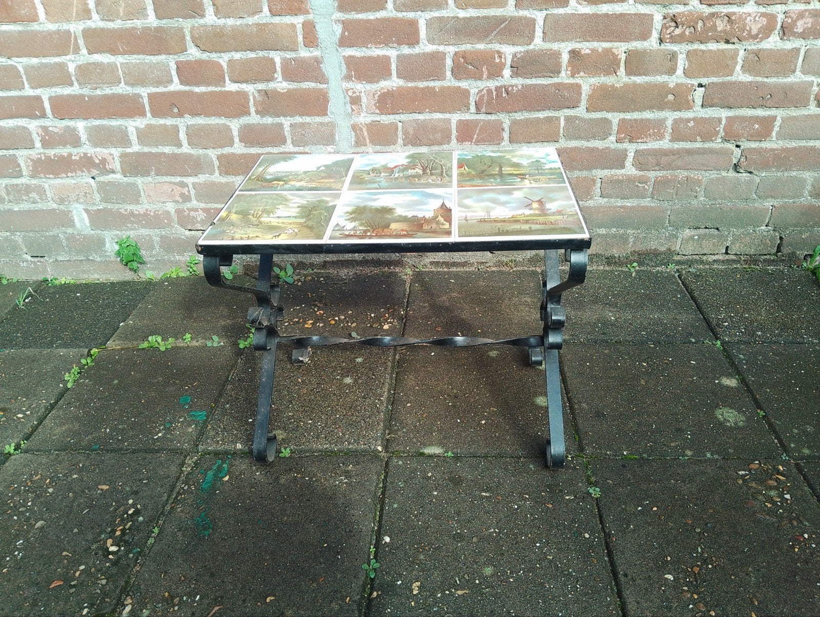 Vintage bijzettafel met tegels en smeedijzeren onderstel, Ophalen