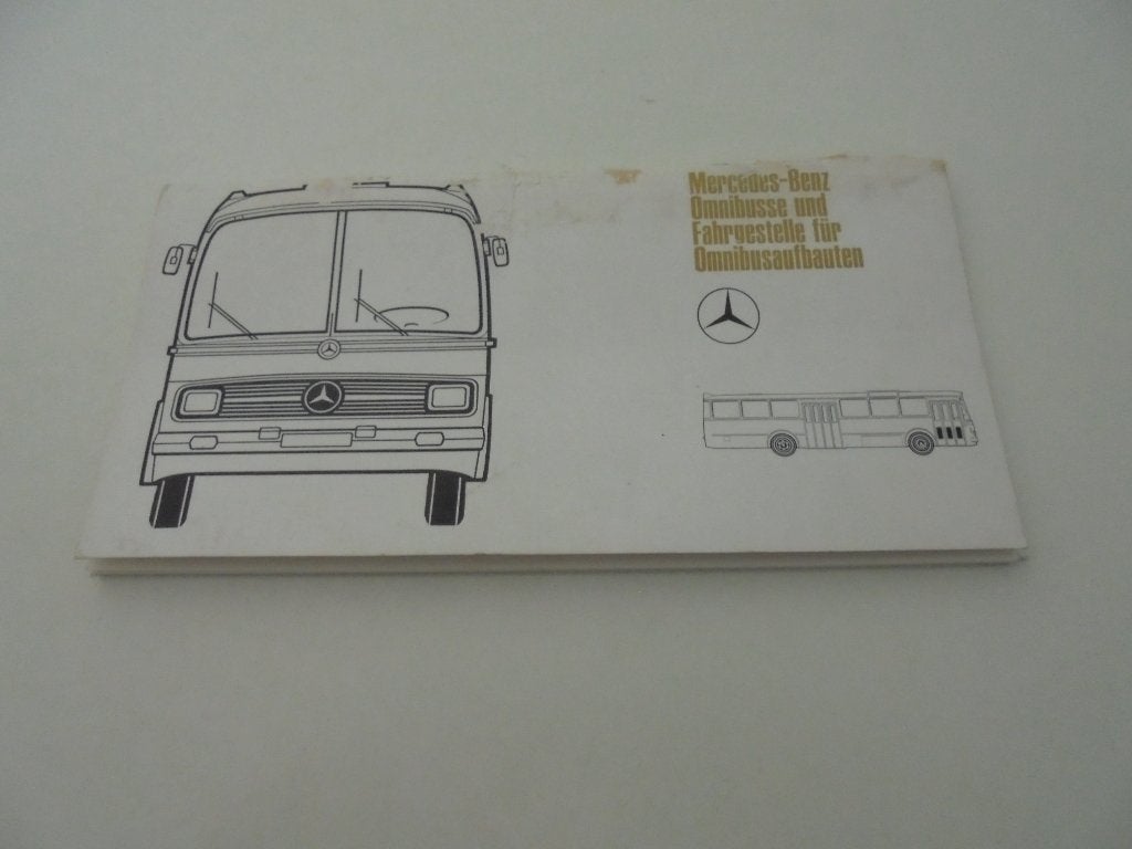 brochure Mercedes bussen en buschassis, Ophalen of Verzenden, Gelezen, Mercedes