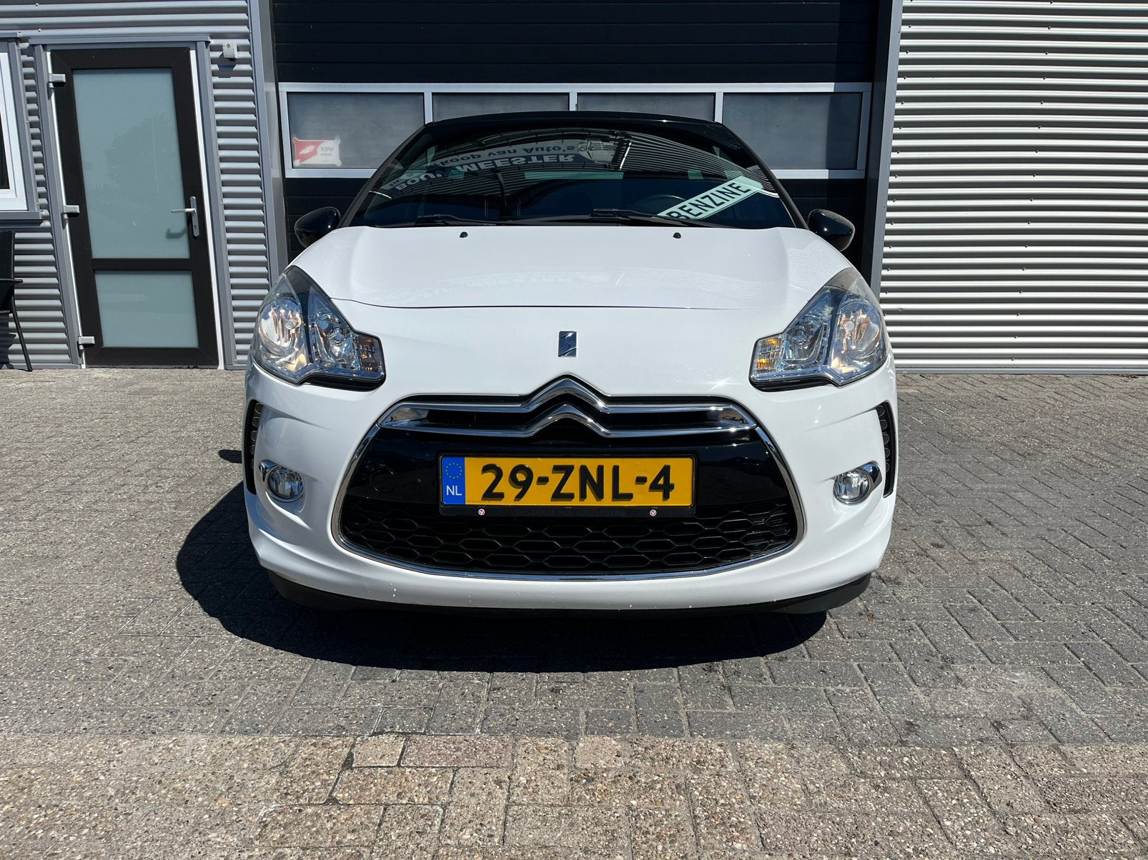 Citroën DS3 1.2 VTI 60KW CHIC BJ 2013 Wit, Voorwielaandrijving, Euro 5, Stof, 40 €/maand