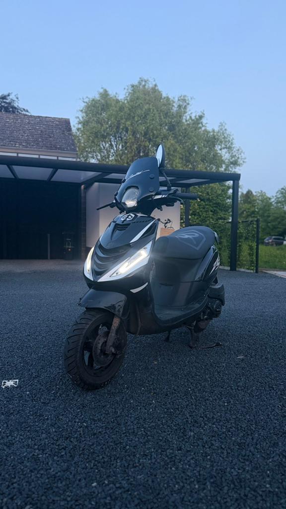 Piaggio zip bklasse 4t, Fietsen en Brommers, Scooters | Piaggio, Zip, Ophalen of Verzenden, Zo goed als nieuw, Benzine