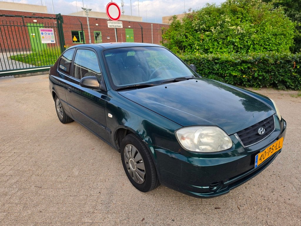 Hyundai Accent 1.3i Active AIRCO NAP INRUILKOOPJE!, Auto's, Voorwielaandrijving, 4 cilinders, Handgeschakeld, Elektrische ramen