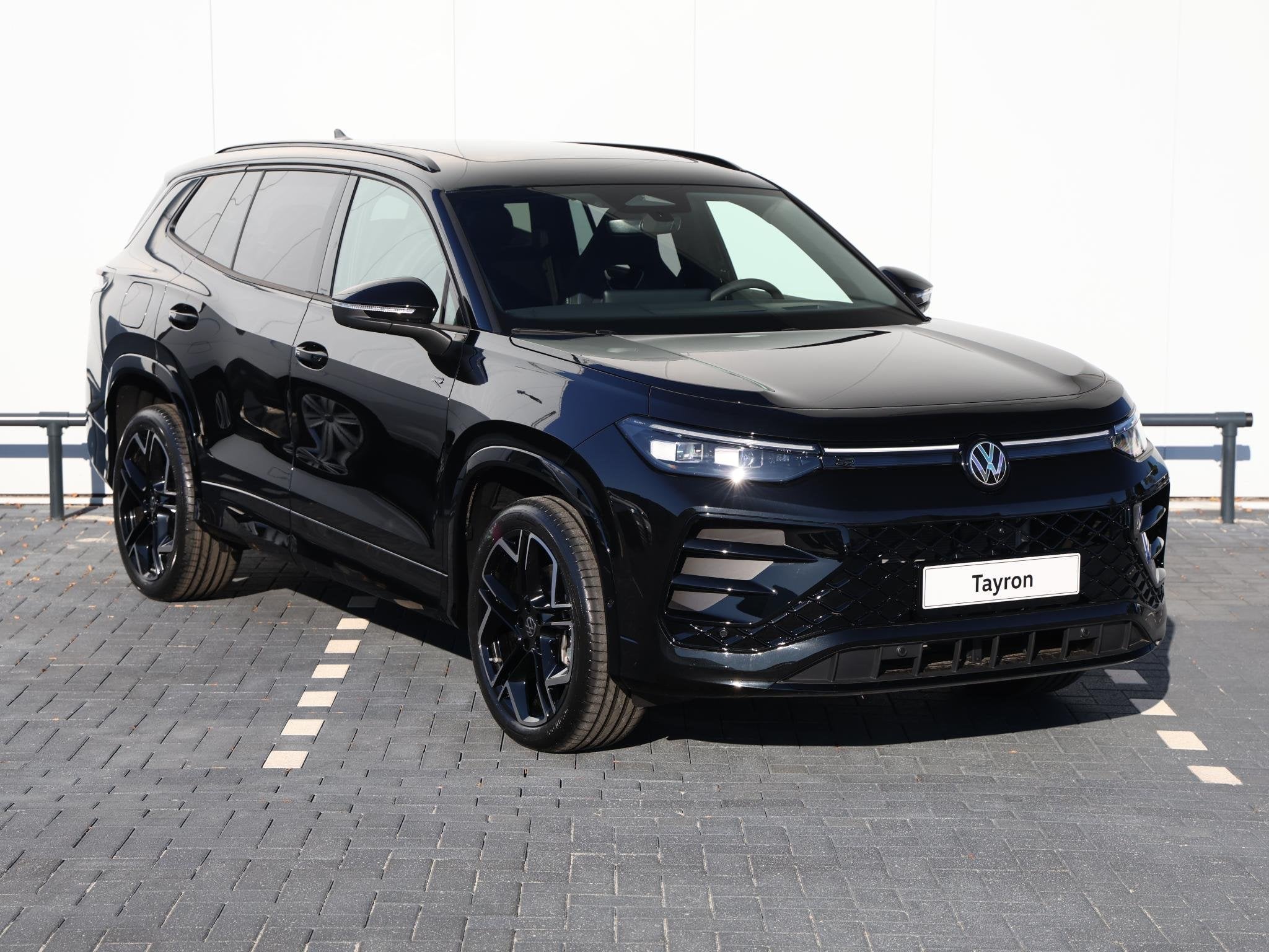 Volkswagen Tayron R-Line Edition 1.5 eHybrid 150 kW / 204 PK, Stof, 1498 cc, 4 cilinders, Zwart