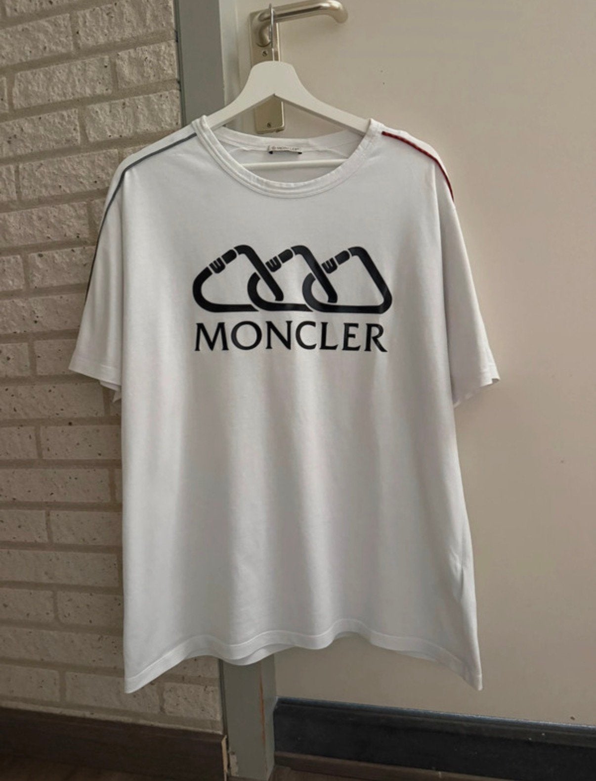 Authentiek Moncler t-shirt, Ophalen of Verzenden, Zo goed als nieuw, Maat 52/54 (L), Wit