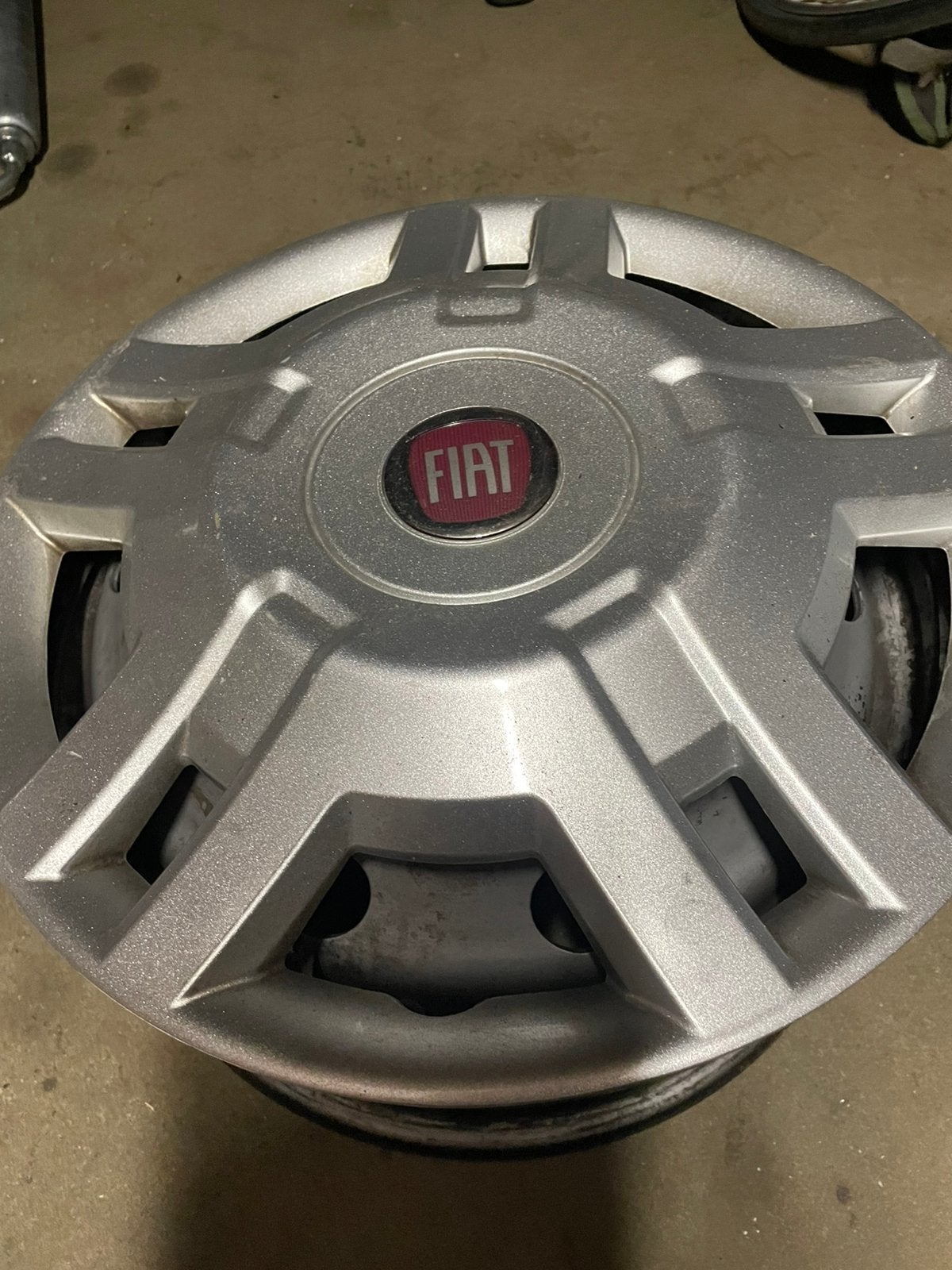 Fiat ducato 15 inch Stalen velgen met 4 wieldoppen, Ophalen, Zo goed als nieuw
