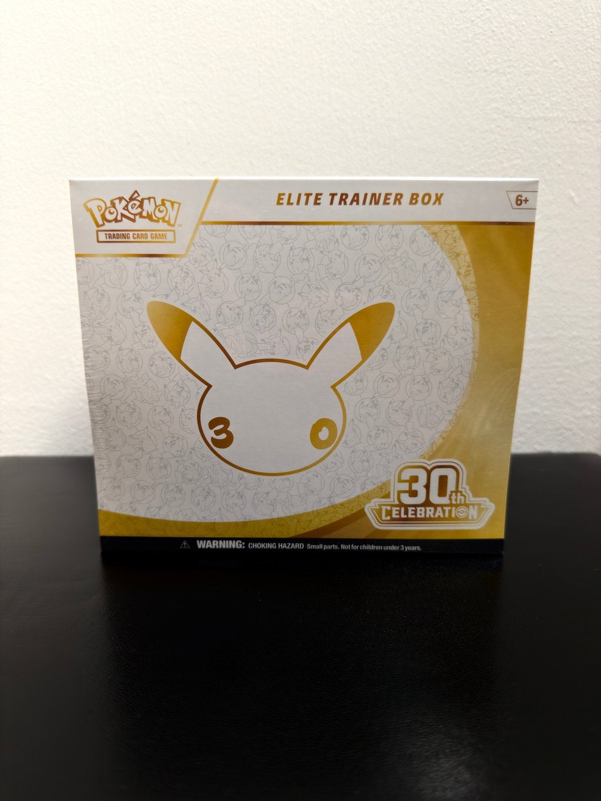 Pokémon 30th Celebration Elite Trainer Box (ETB) - Sealed, Ophalen of Verzenden, Nieuw, Boosterbox, Foil