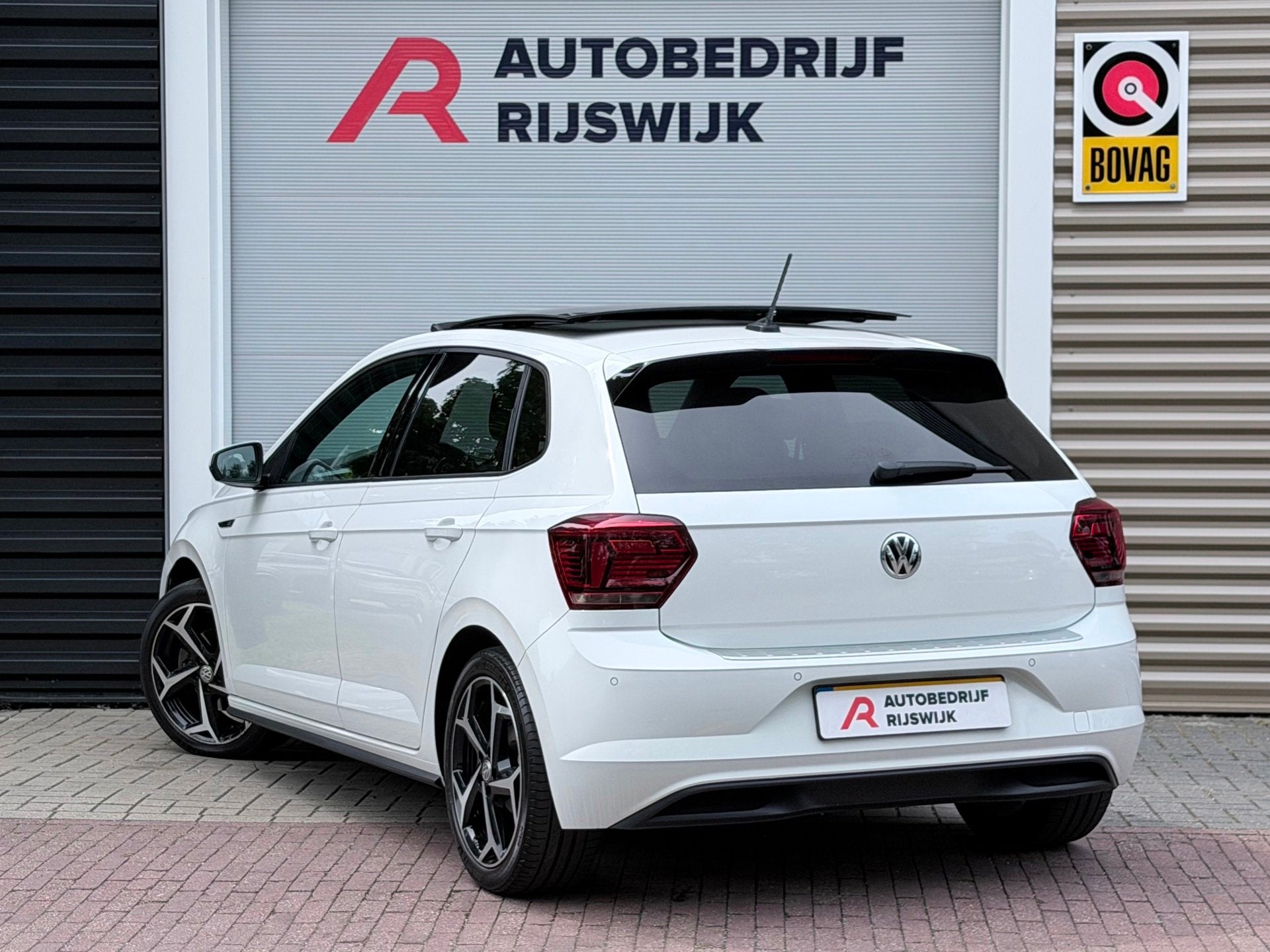 Volkswagen Polo 1.0 TSI 3x R-Line Pano/Virtual/ApplerCarPlay, Auto's, Gebruikt, Euro 6, Bedrijf, Handgeschakeld