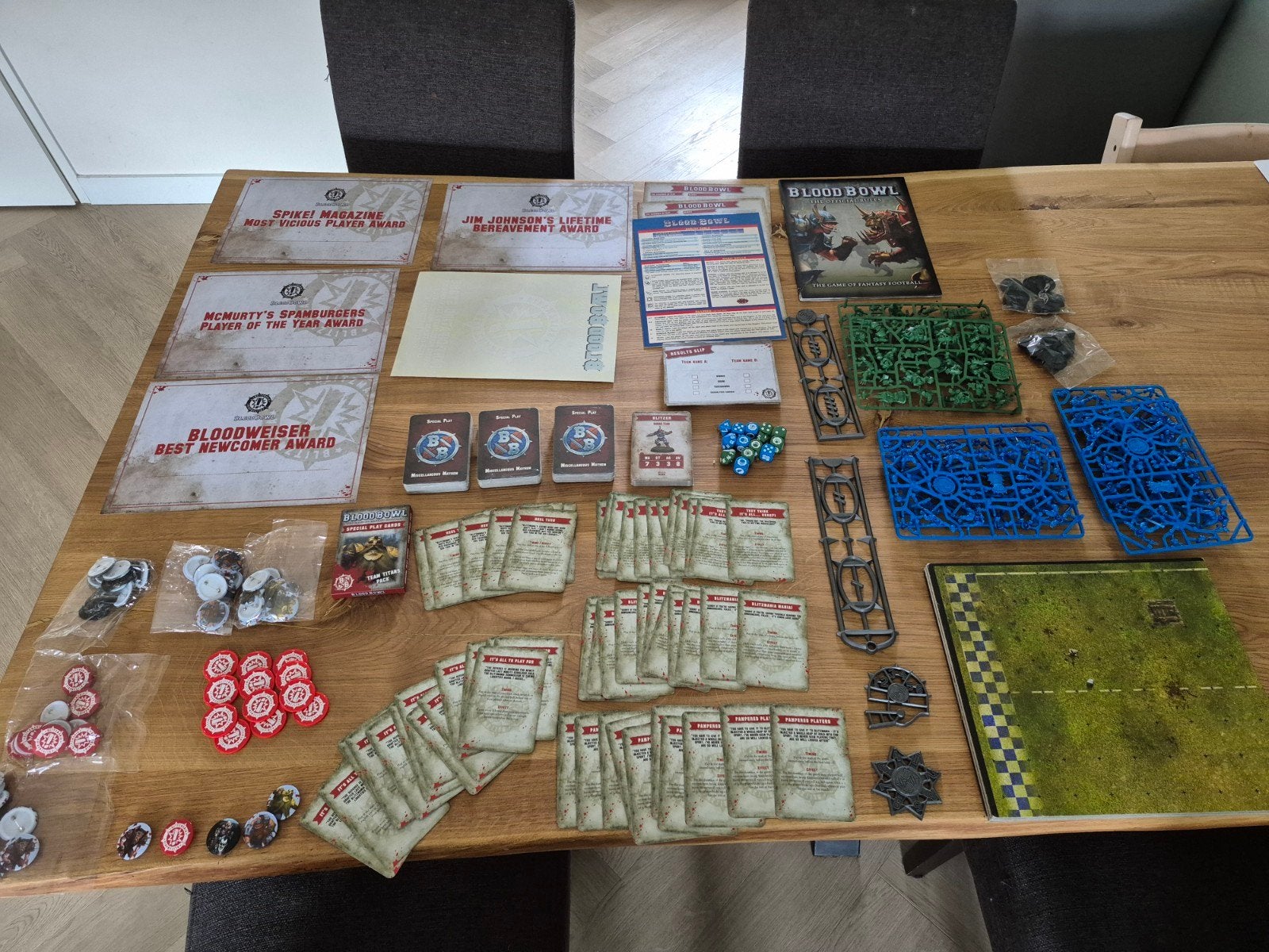 Warhammer Blood Bowl 2016 met extra's Blitzmania 2017, Ophalen of Verzenden, Warhammer