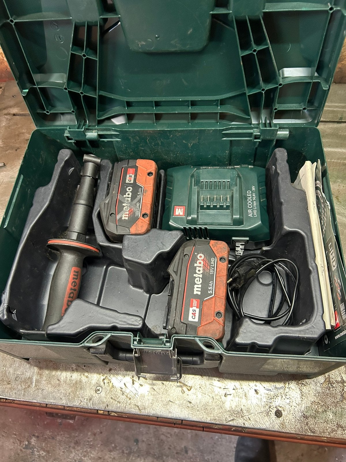 Metabo accu en oplader in kist, Ophalen, 600 watt of meer, Variabele snelheid, Zo goed als nieuw