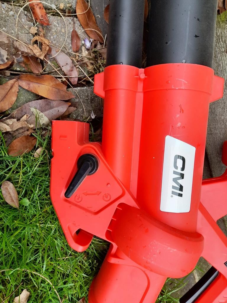 CMI Bladblazer/Bladzuiger C-E-LS-2800/30 - 2800W, Tuin en Terras, Gebruikt, CMI, Met opvangzak, Handgedragen