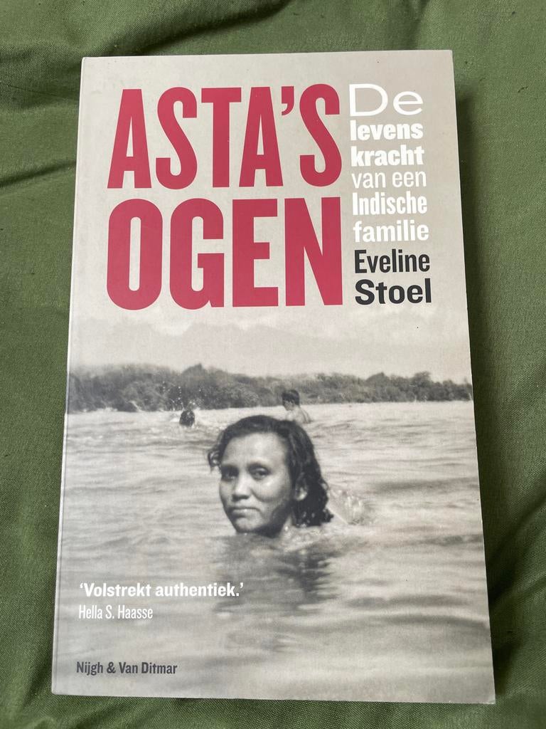 Asta's Ogen - Eveline Stoel, Ophalen of Verzenden, Gelezen, Overige