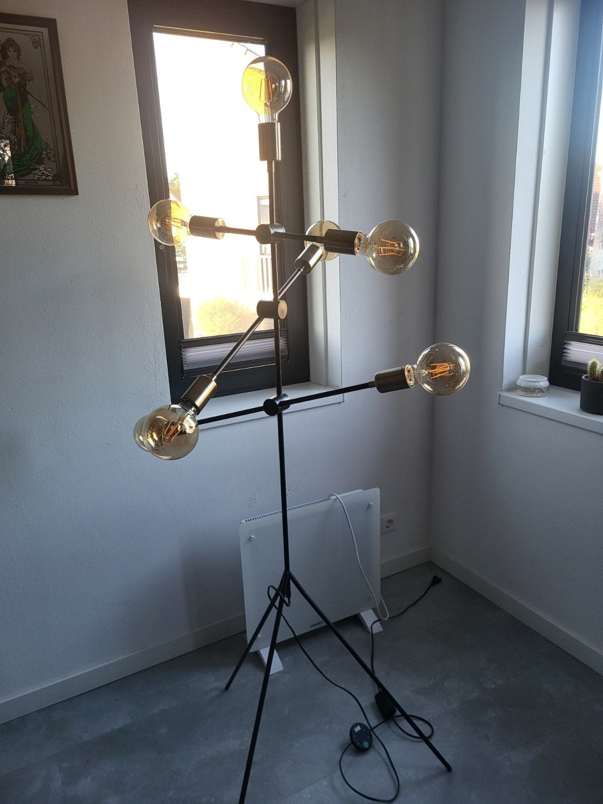 Staande designlamp, metaal, zwart met voetschakelaar. Evt. d, Huis en Inrichting, Lampen | Vloerlampen, Ophalen of Verzenden, Zo goed als nieuw