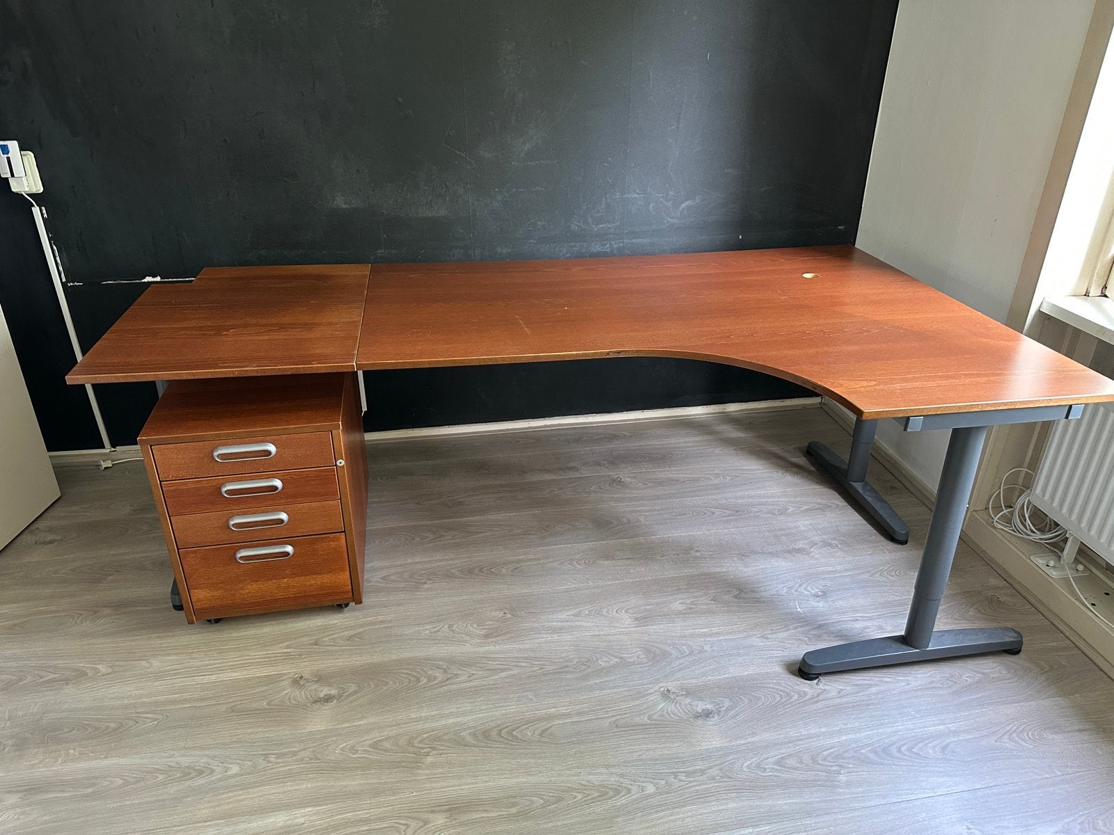 MOET WEG! Ikea GALANT hoekbureau + ladeblok, Huis en Inrichting, Ophalen, Gebruikt, Hout, Kabelgoot