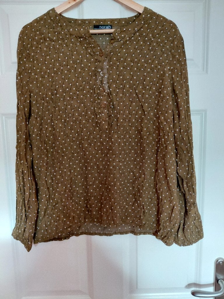 shirt norah maat 44, Kleding | Dames, T-shirts, Zo goed als nieuw, Maat 42/44 (L), Groen, Lange mouw, Ophalen of Verzenden
